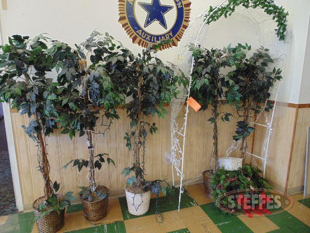 Artificial tree décor, (2) wreaths, 